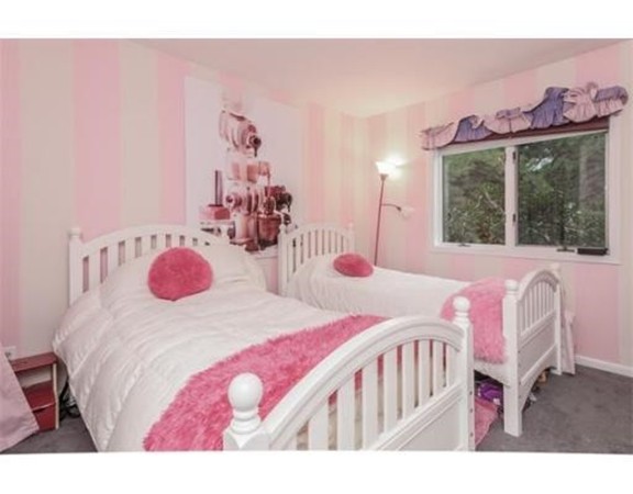 33 Thoreau Circle Beverly, MA 01915 - Photo 21 of 23