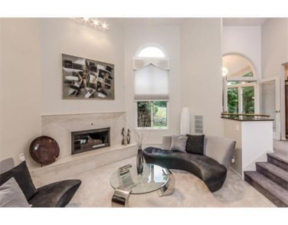 33 Thoreau Circle Beverly, MA 01915 - Photo 9 of 23