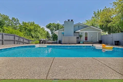 $985,000 | 7001 Lanham Lane, Edina, MN 55439