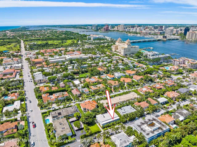 $18,000 | 220 Atlantic Avenue, Unit 3, Palm Beach, FL 33480