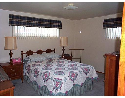 183 William Circle McKees Rocks, PA 15136 - Photo 6 of 10 Bedroom.