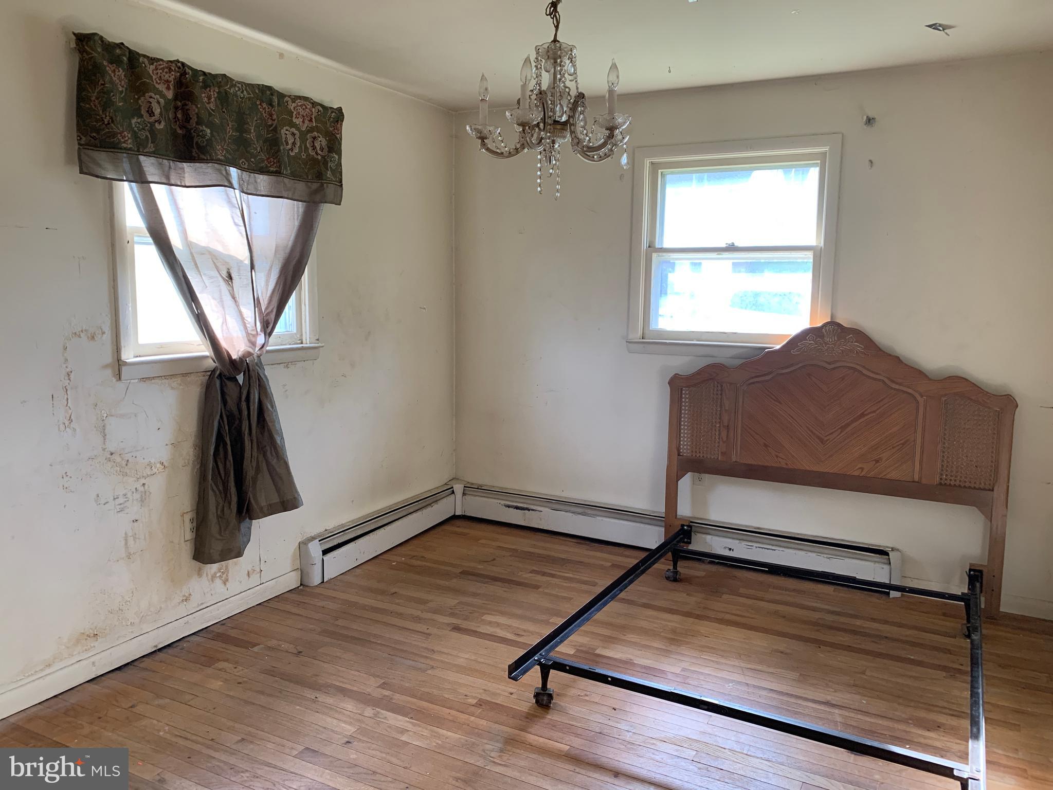 1306 Wingate Avenue Reading, PA 19607 - Photo 11 of 33 Main Bedroom