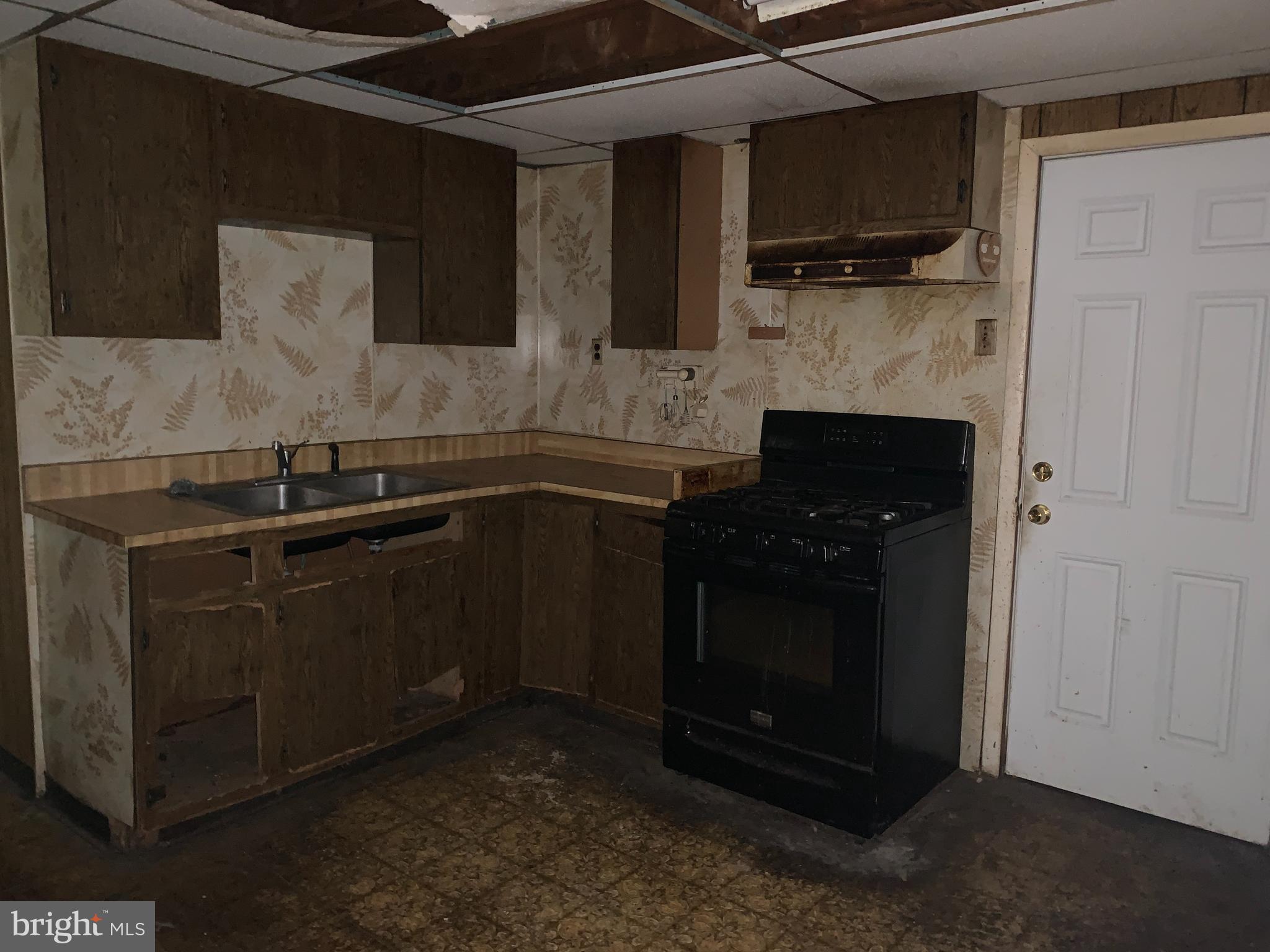 1306 Wingate Avenue Reading, PA 19607 - Photo 21 of 33 2nd Kitchen
