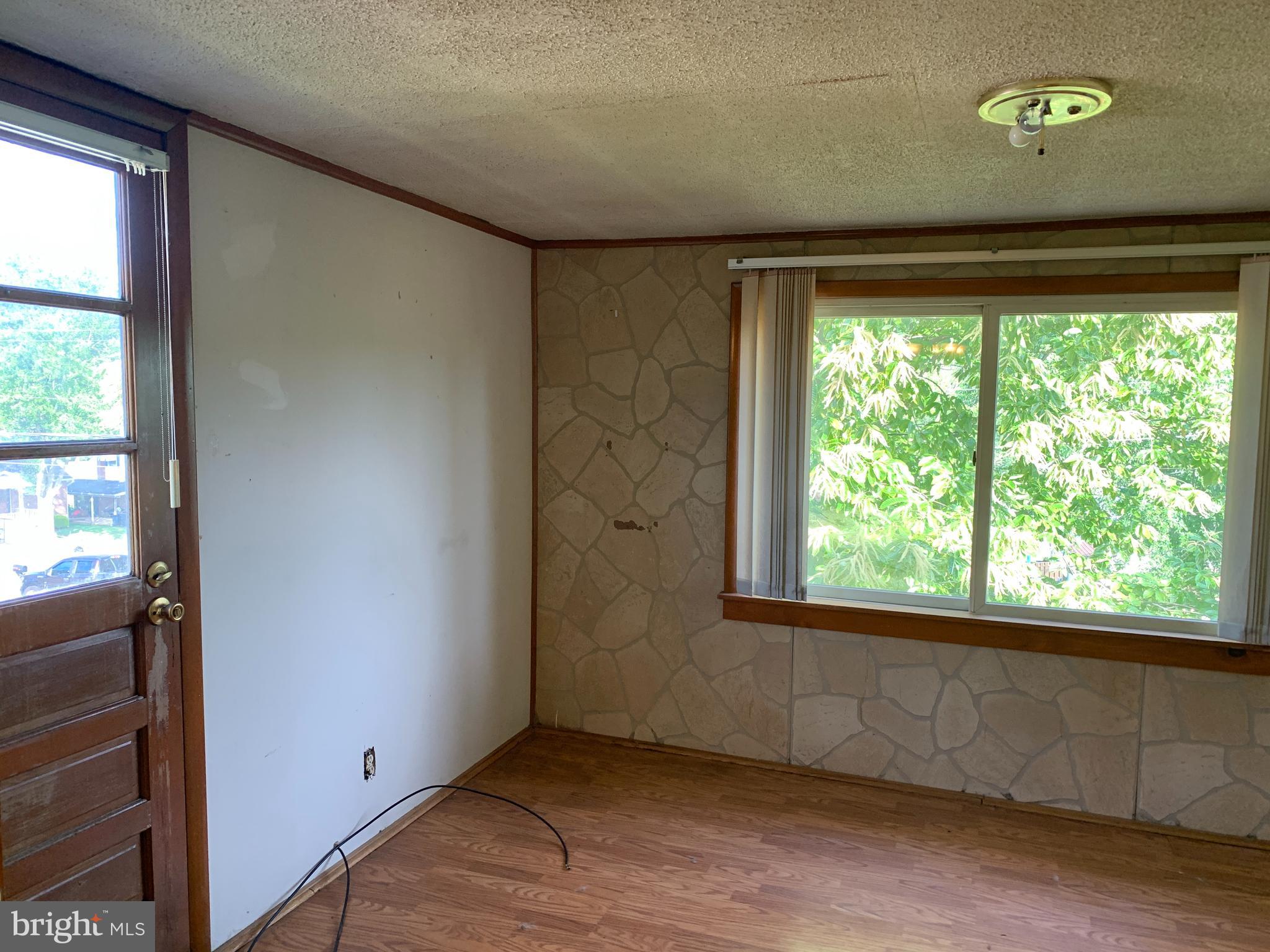 1306 Wingate Avenue Reading, PA 19607 - Photo 8 of 33 Sitting Room off of Dining Room