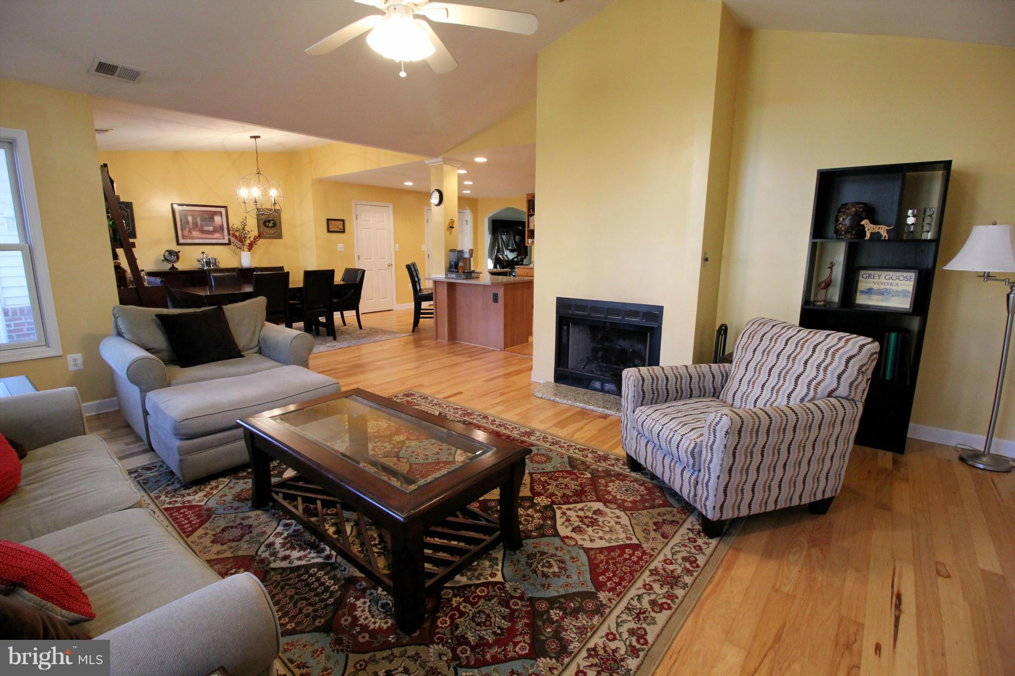 7308 Inzer Street Springfield, VA 22151 - Photo 12 of 30 Family Room