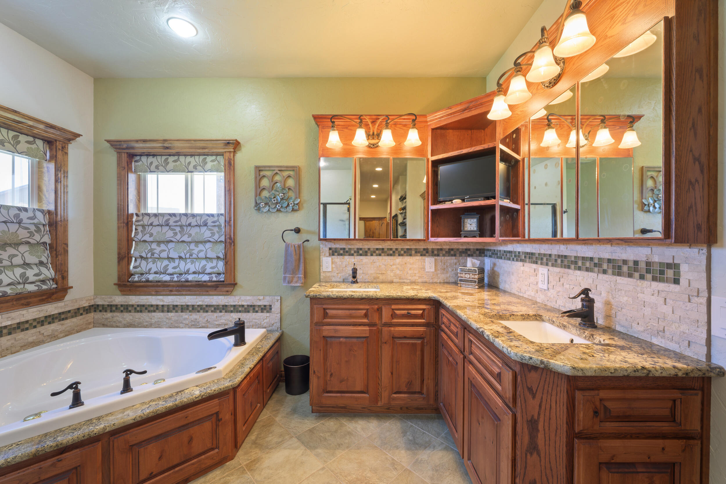 449 Northeast Owens Road Prineville, OR 97754 - Photo 9 of 61 Gallery Image 9