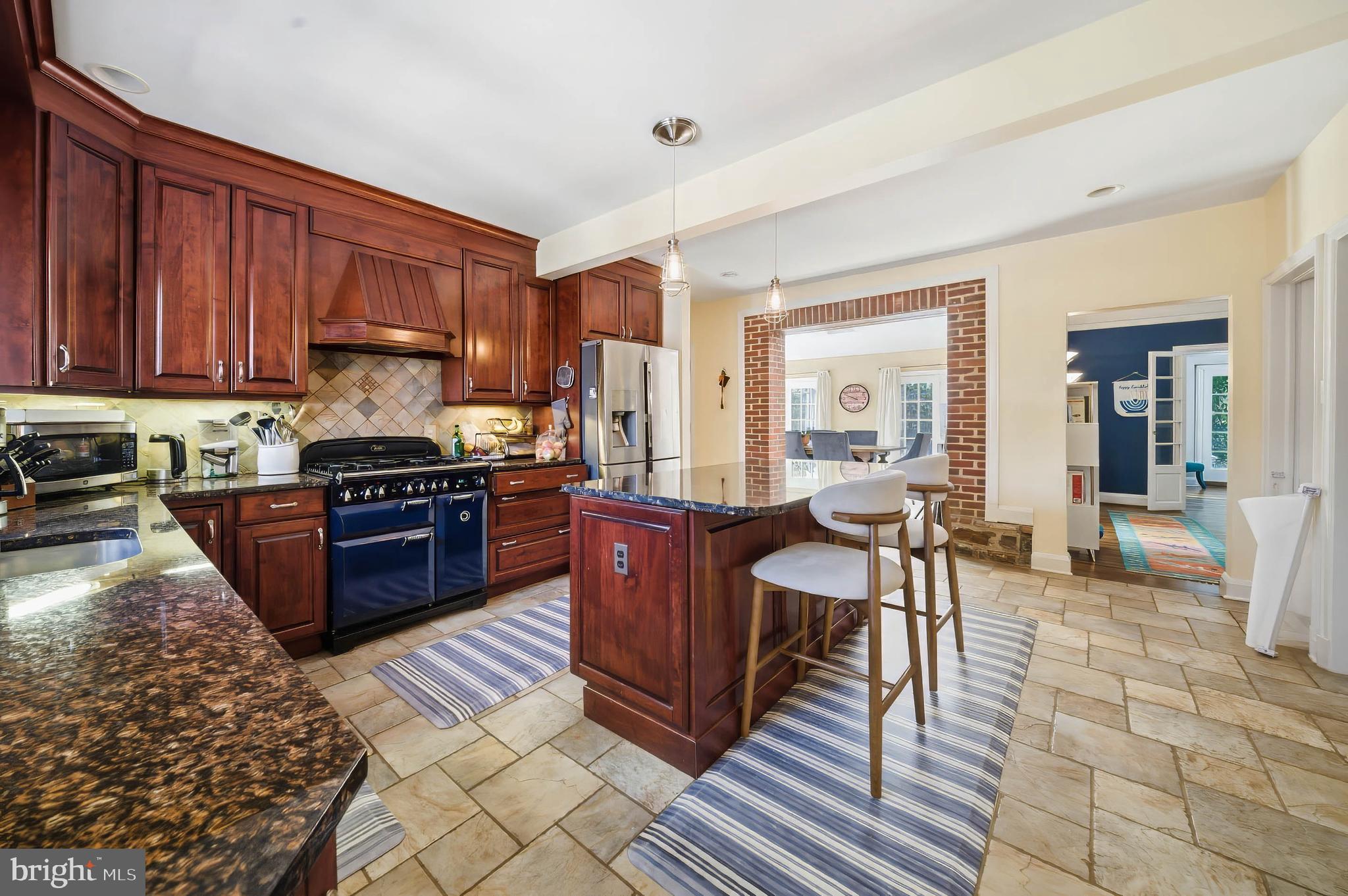 3609 Greenway Baltimore, MD 21218 - Photo 4 of 25