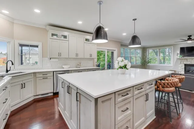 $999,700 | 2505 Brookstone Court, Aurora, IL 60502