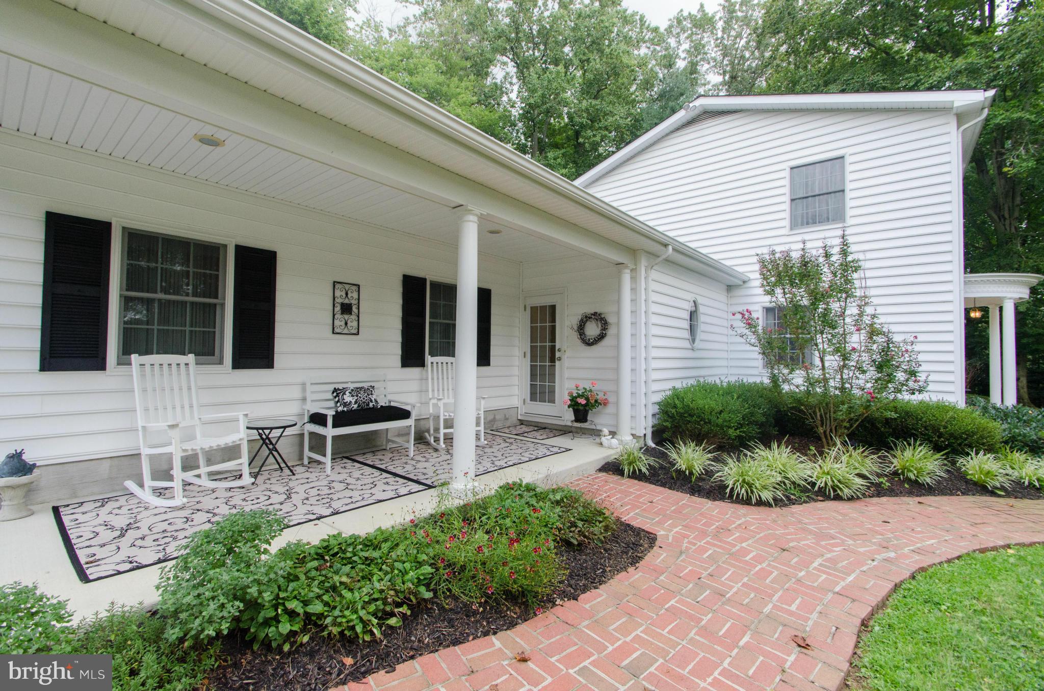 16402 Falls Road Monkton, MD 21111 - Photo 3 of 30 Charming large front porch