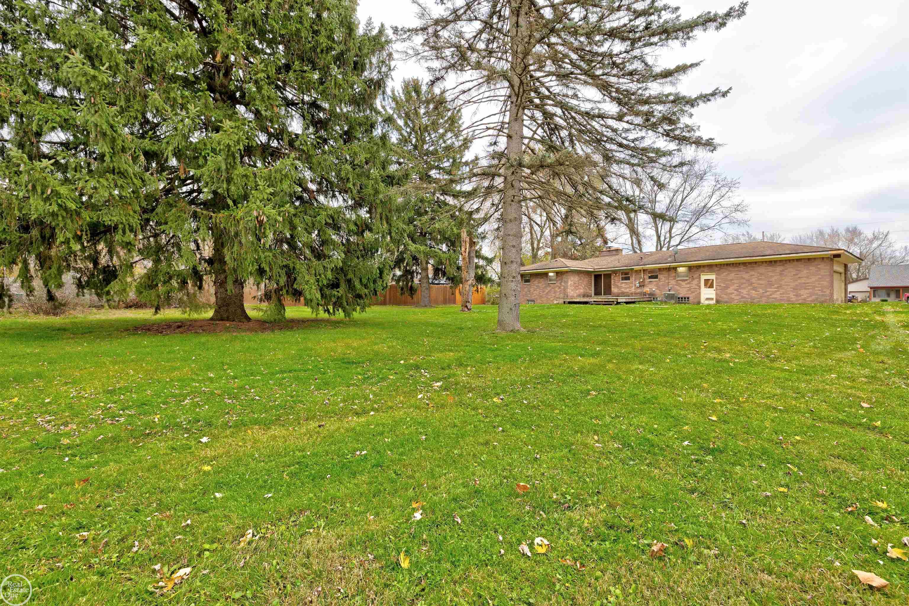 4736 Pelton Road Clarkston, MI 48346 - Photo 61 of 63 50127389-61.JPG