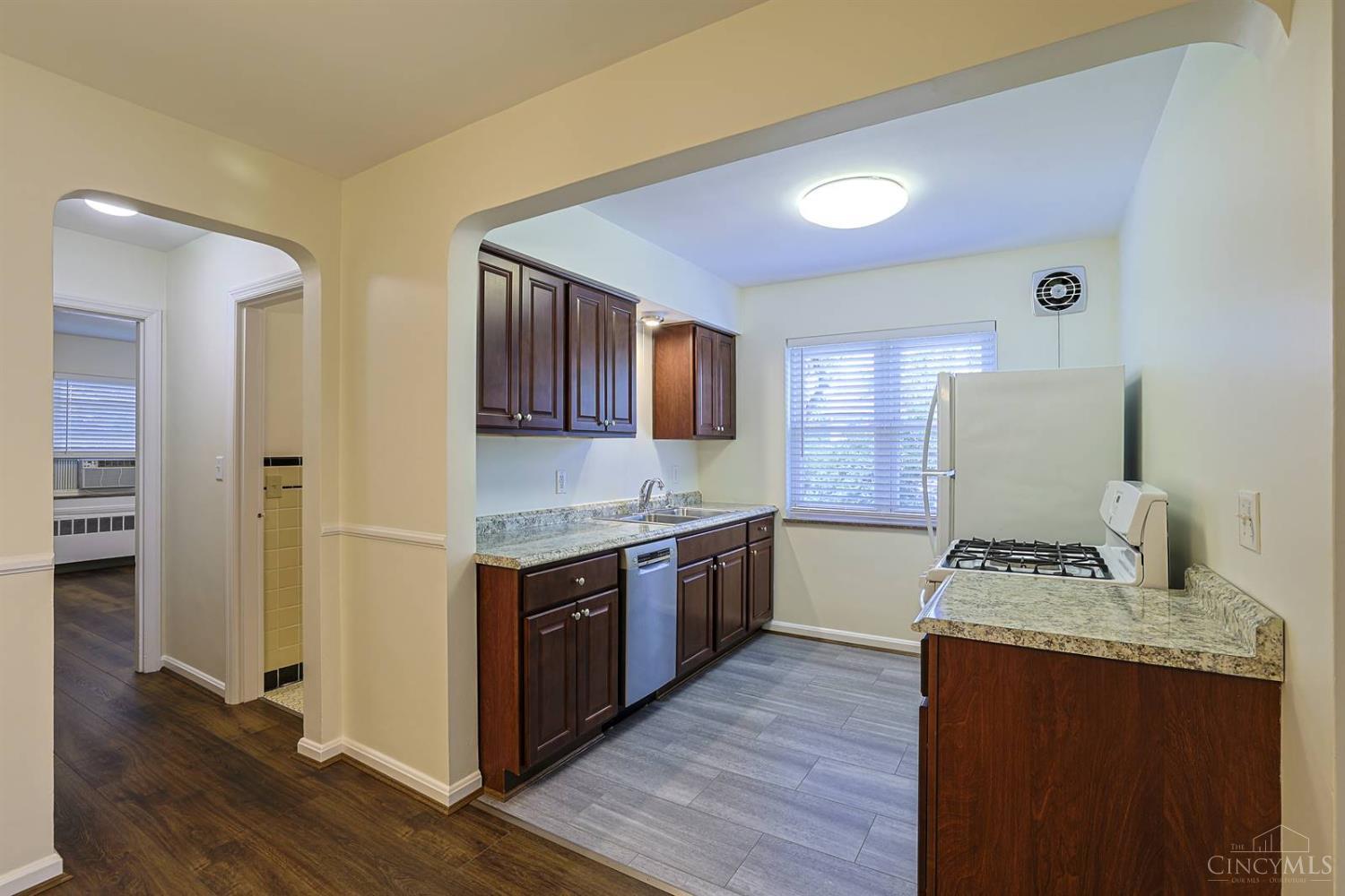 3470 Brotherton Road Cincinnati, OH 45209 - Photo 8 of 42