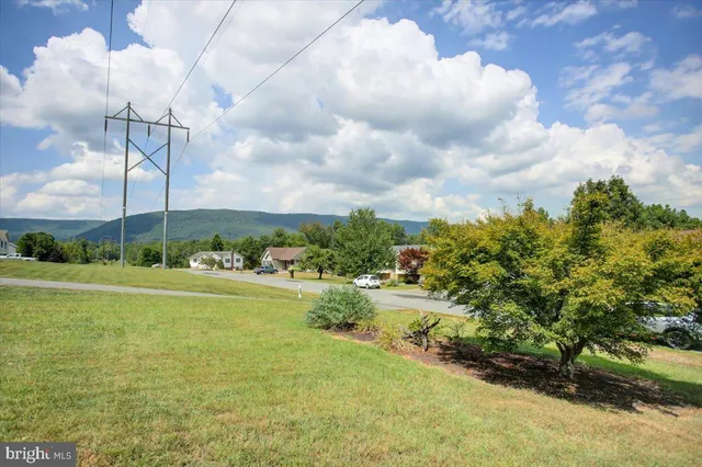 $295,000 | 10119 Cardinal Drive, Orrstown, PA 17244