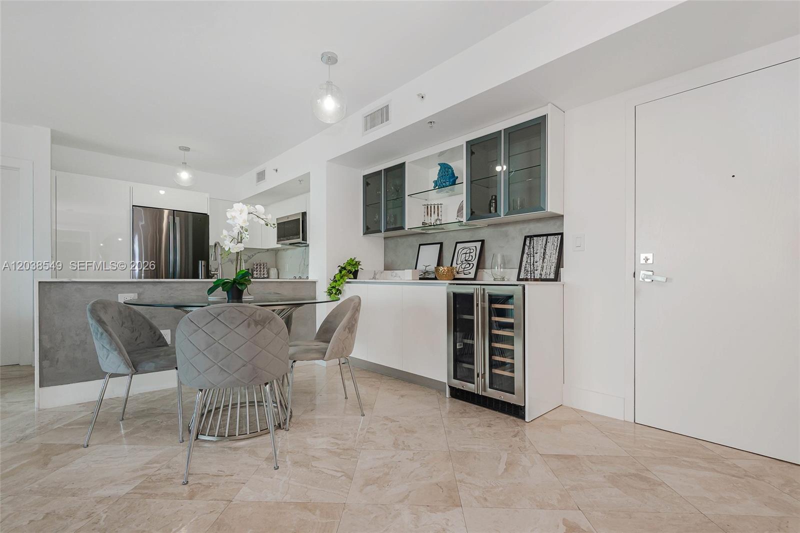 90 Alton Road, Unit 1109 Miami Beach, FL 33139 - Photo 13 of 28