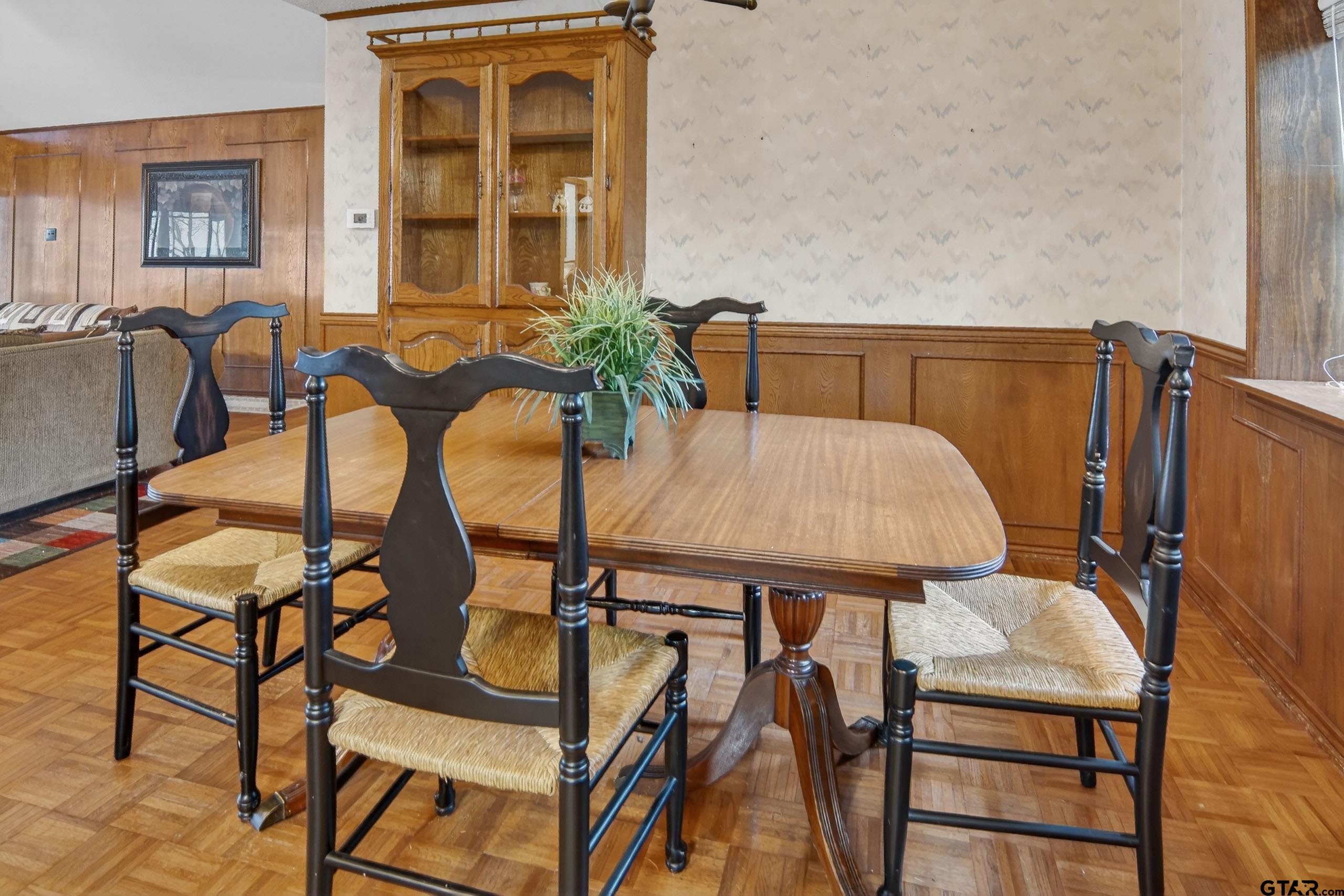 520 County Road 3445 Emory, TX 75440 - Photo 7 of 31 a balcony with table and chairs