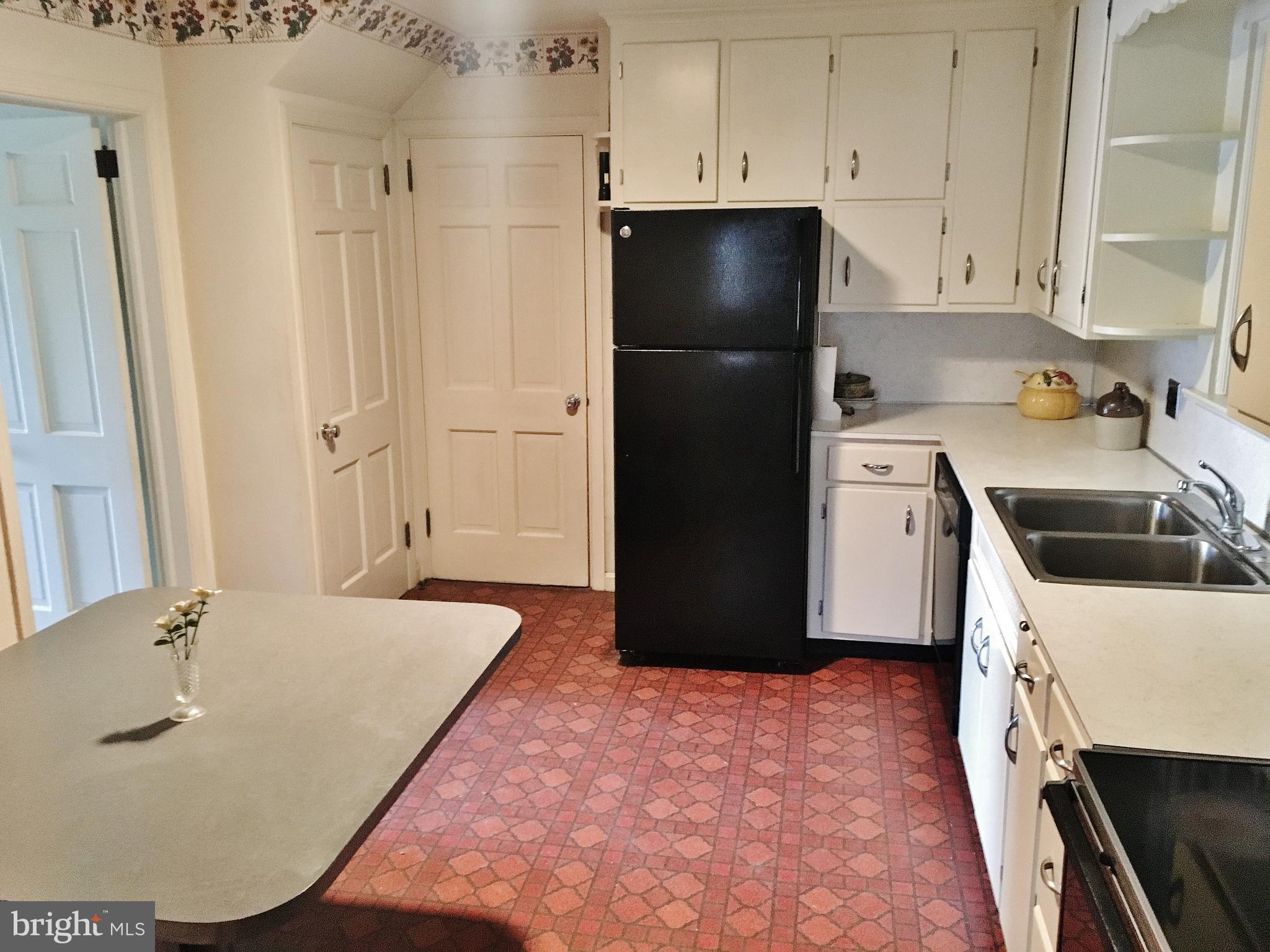 1026 Pleasure Road Lancaster, PA 17601 - Photo 5 of 18 Gallery Image 5