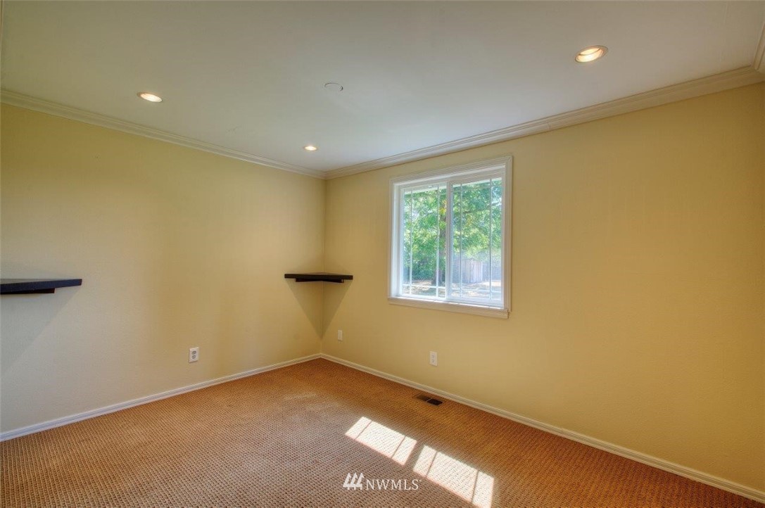 16929 Southeast 142nd Street Renton, WA 98059 - Photo 12 of 24