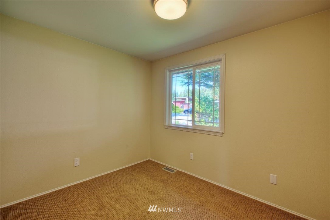 16929 Southeast 142nd Street Renton, WA 98059 - Photo 14 of 24