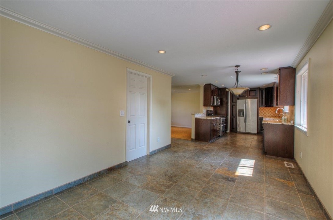 16929 Southeast 142nd Street Renton, WA 98059 - Photo 9 of 24