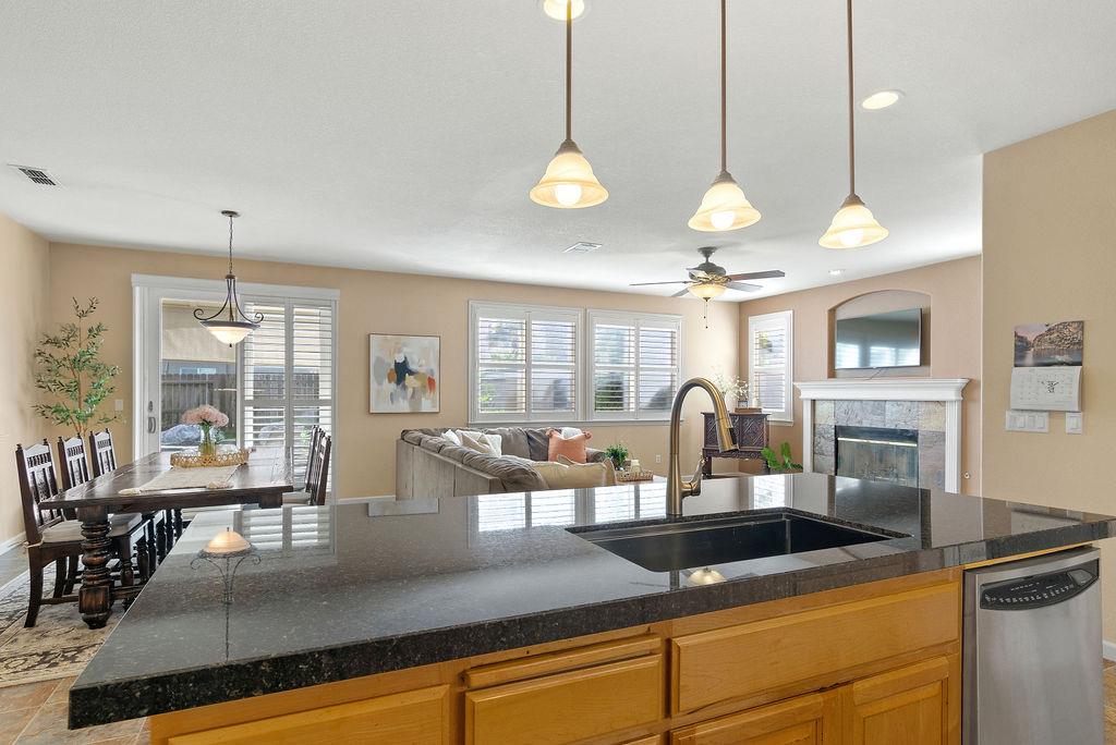 2104 Huxley Way Modesto, CA 95356 - Photo 31 of 67