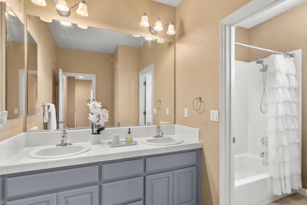 2104 Huxley Way Modesto, CA 95356 - Photo 39 of 67