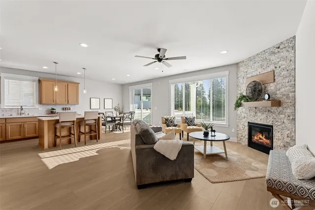 $649,995 | 17318 74th Ave Court East, Puyallup, WA 98375