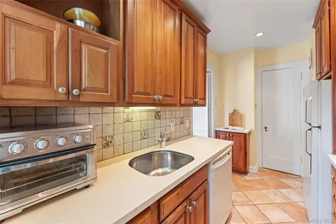 $599,000 | 2 Alden Place, Unit 4D, Bronxville, NY 10708