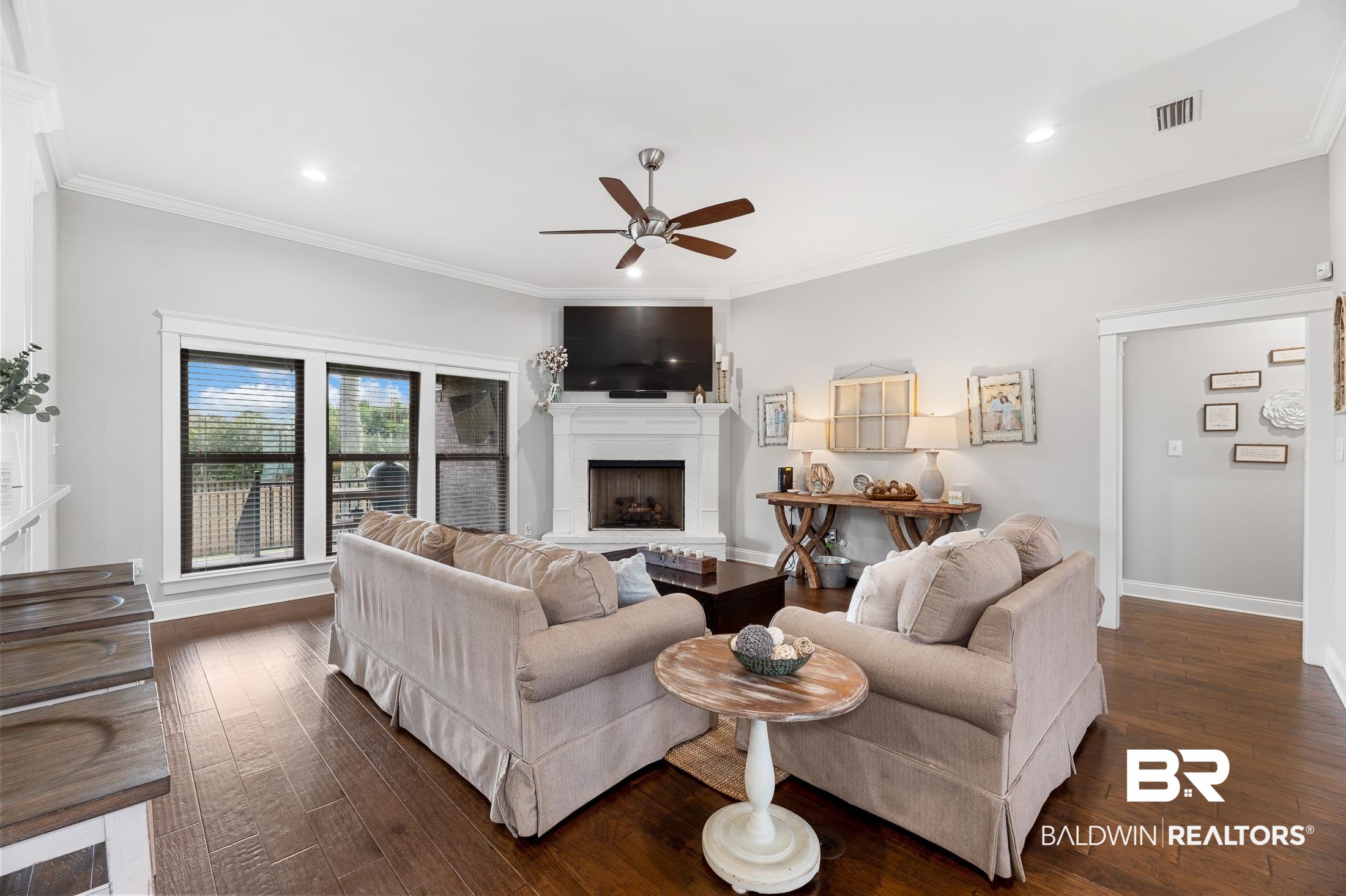 217 Garrison Boulevard Fairhope, AL 36532 - Photo 7 of 41 Living Room