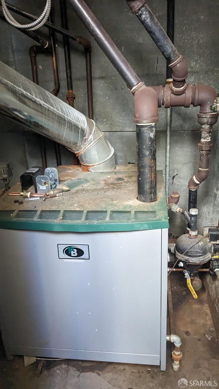 201 Waller Street San Francisco, CA 94102 - Photo 17 of 17 a close view of water heater room