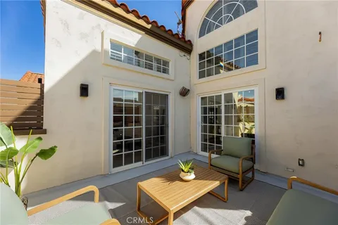 $2,199,000 | 121 South Helberta Avenue, Unit A, Redondo Beach, CA 90277