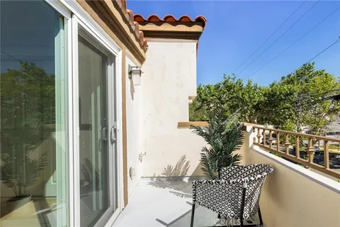 $2,199,000 | 121 South Helberta Avenue, Unit A, Redondo Beach, CA 90277