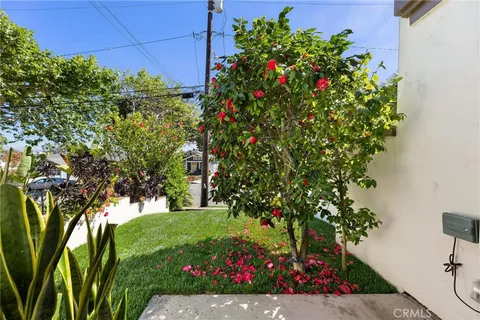 $2,199,000 | 121 South Helberta Avenue, Unit A, Redondo Beach, CA 90277