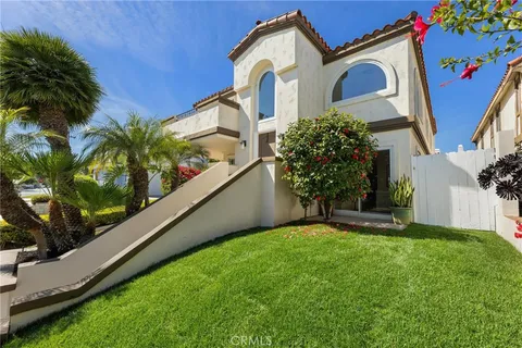 $2,199,000 | 121 South Helberta Avenue, Unit A, Redondo Beach, CA 90277