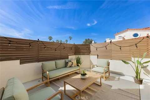 $2,199,000 | 121 South Helberta Avenue, Unit A, Redondo Beach, CA 90277