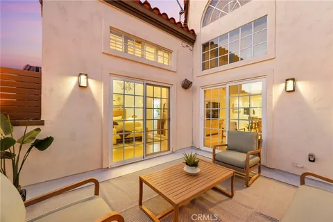 $2,199,000 | 121 South Helberta Avenue, Unit A, Redondo Beach, CA 90277