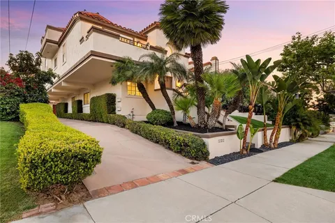 $2,199,000 | 121 South Helberta Avenue, Unit A, Redondo Beach, CA 90277
