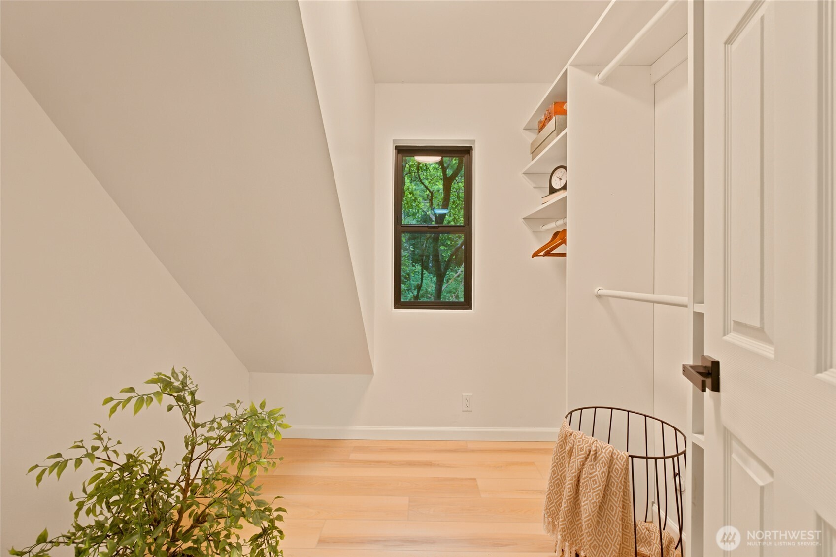 14151 Komedal Road Northeast Bainbridge Island, WA 98110 - Photo 27 of 37