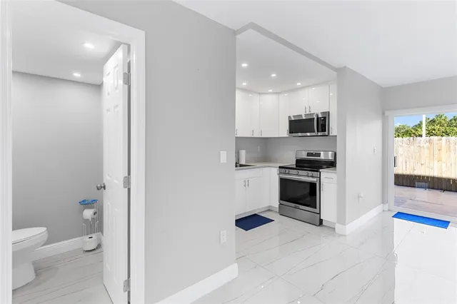 $2,500 | 5925 Southwest 36th Court, Davie, FL 33314