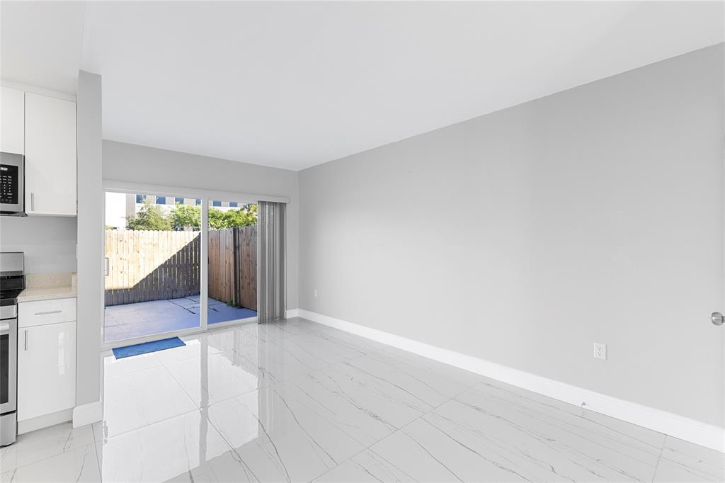 5925 Southwest 36th Court Davie, FL 33314 - Photo 10 of 26