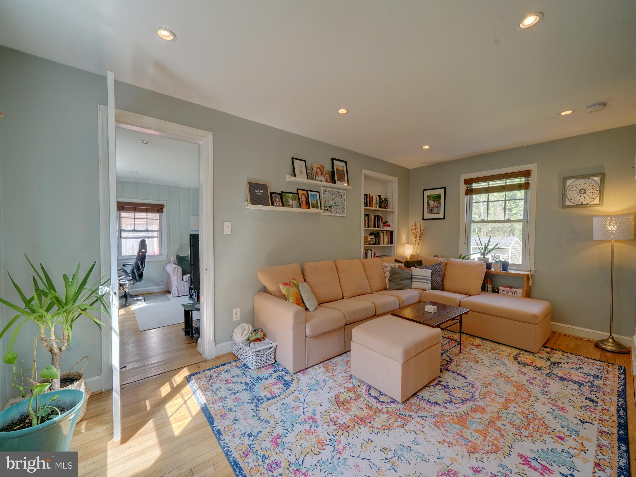 10034 Tenbrook Drive Silver Spring, MD 20901 - Photo 3 of 45