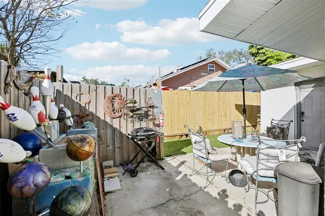 $325,000 | 1217 11th Avenue West, Bradenton, FL 34205