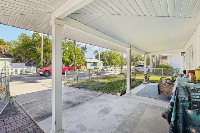 $325,000 | 1217 11th Avenue West, Bradenton, FL 34205