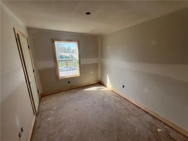 $349,900 | 12701 Applewood Drive, Grandview, MO 64030