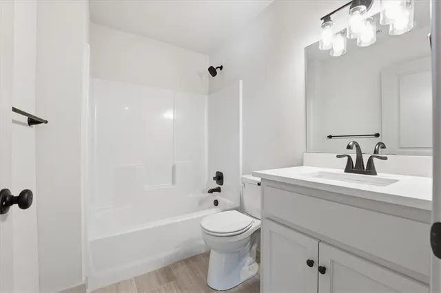 $349,900 | 12701 Applewood Drive, Grandview, MO 64030