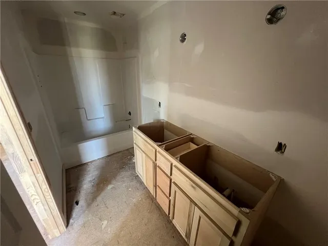 $349,900 | 12701 Applewood Drive, Grandview, MO 64030