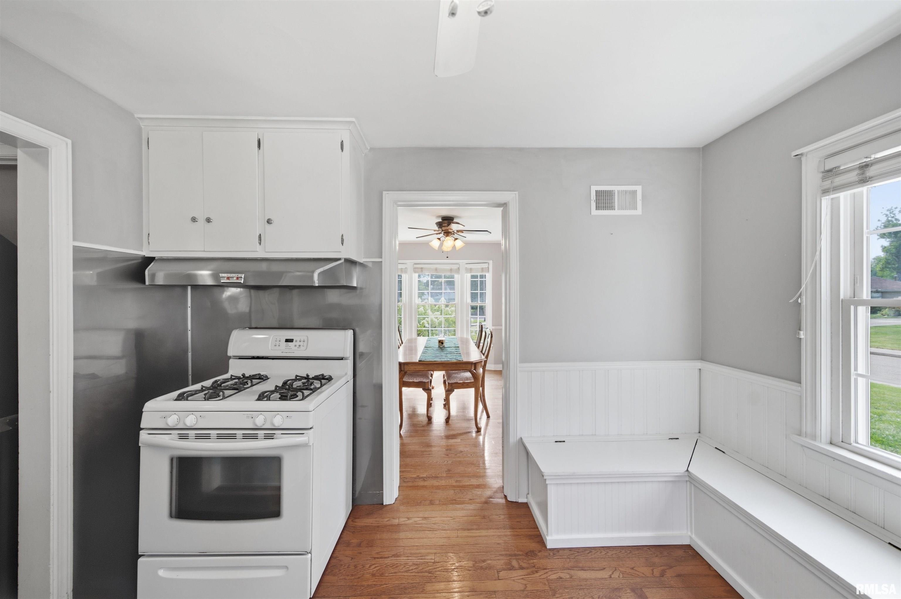 231 West Ridgemont Road Peoria, IL 61614 - Photo 12 of 51 Gallery Image 12