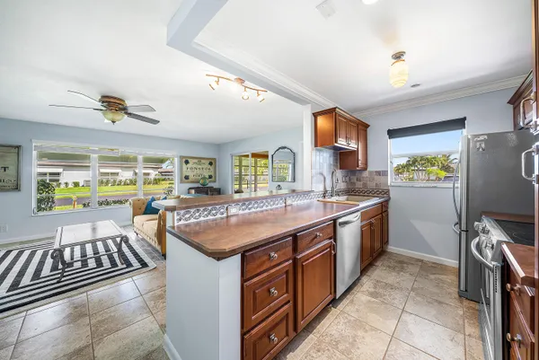 $189,000 | 510 High Point Drive, Unit D, Delray Beach, FL 33445