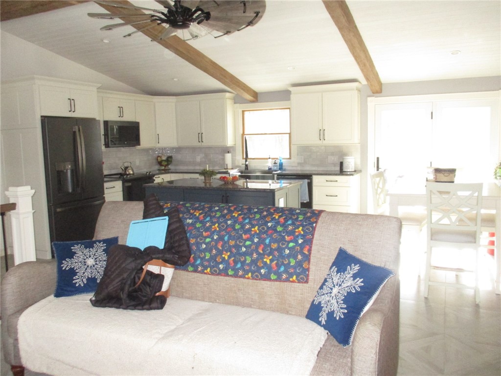 241 Perry Hill Road Coventry, RI 02816 - Photo 13 of 34