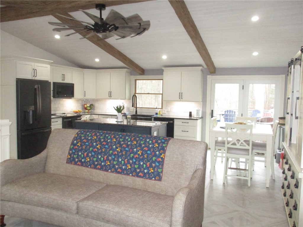 241 Perry Hill Road Coventry, RI 02816 - Photo 13 of 33