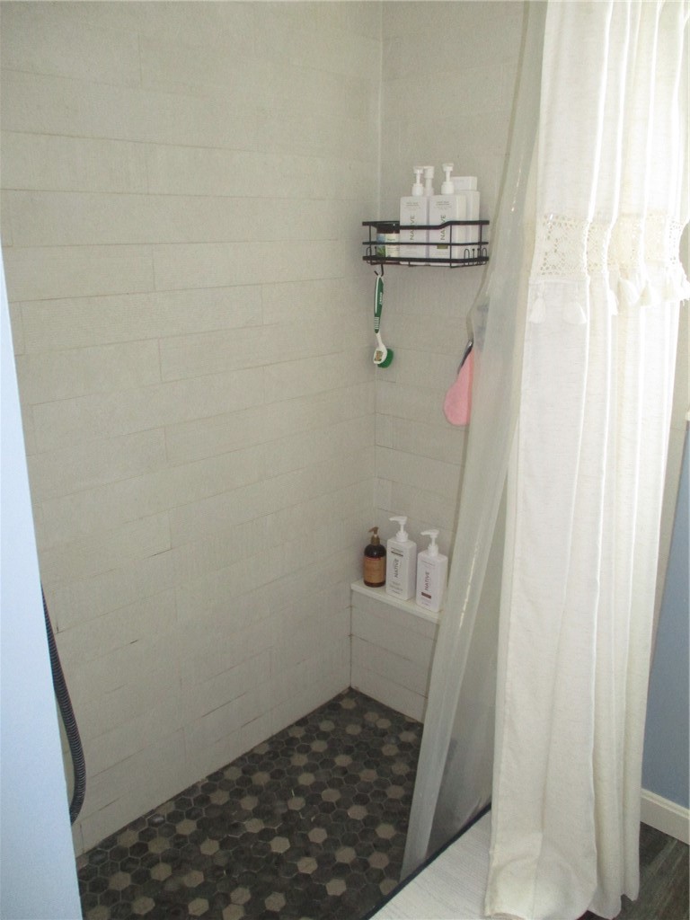 241 Perry Hill Road Coventry, RI 02816 - Photo 24 of 34