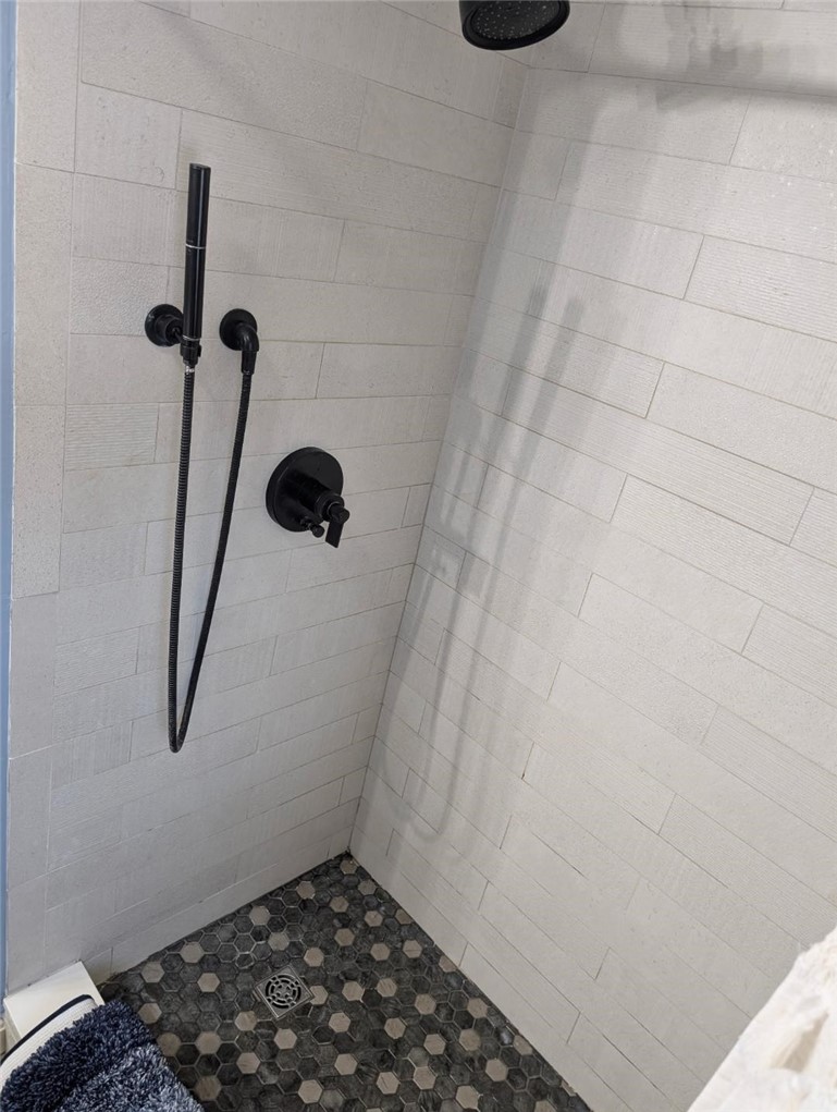 241 Perry Hill Road Coventry, RI 02816 - Photo 26 of 34